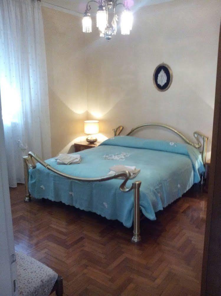 Casa Emanuela Bed & Breakfast Piazzola sul Brenta Exterior photo
